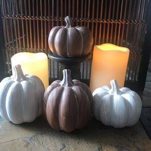 Set of four farmhouse pumpkins